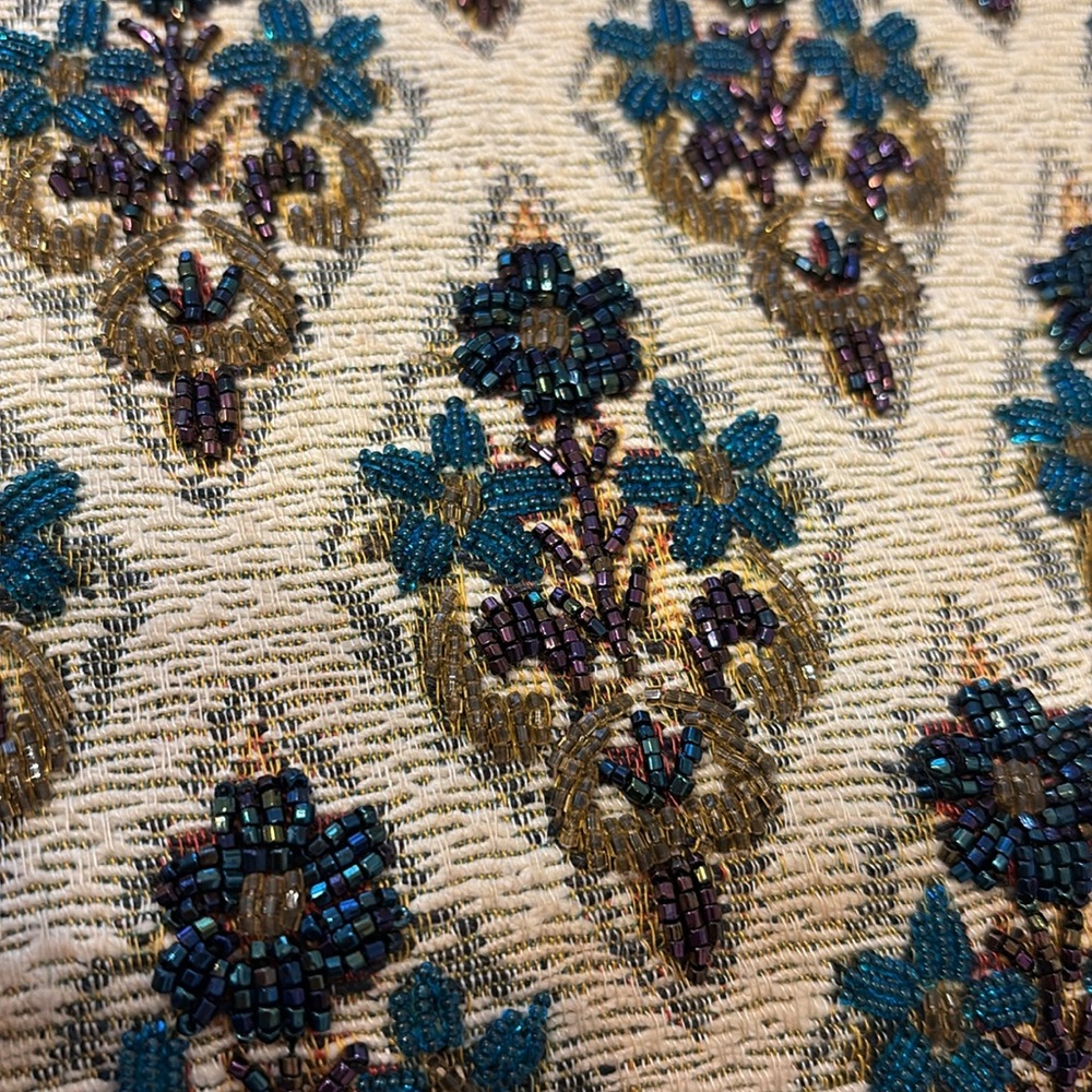Vintage Beaded Tapestry Top-Handle Handbag with Clasp Closure. - Picture 2 of 12